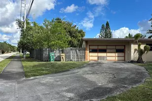 5751 SW 55th St, Davie, FL 33314 - Photo 2