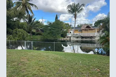 5751 SW 55th St, Davie, FL 33314 - Photo 8