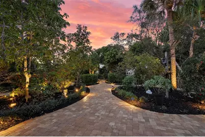 2727 NW Florida Ave, Stuart, FL 34994 - Photo 2