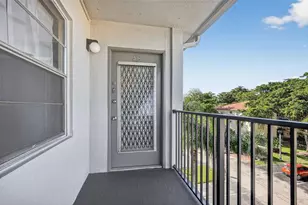 101 SW 132nd Way, Hollywood, FL 33027 - Photo 2