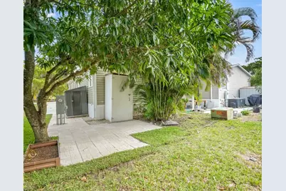 5681 SW Cypress Dr, Fort Lauderdale, FL 33312 - Photo 20
