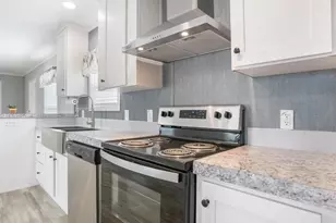 5681 SW Cypress Dr, Fort Lauderdale, FL 33312 - Photo 4