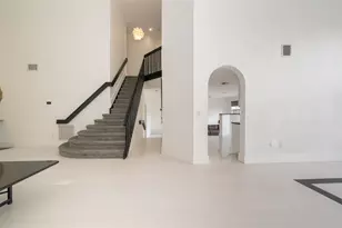 10965 NW 59th St, Doral, FL 33178 - Photo 8