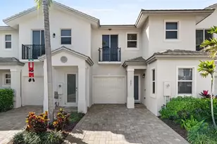 6989 Pines Cir, Coconut Creek, FL 33073 - Photo 1