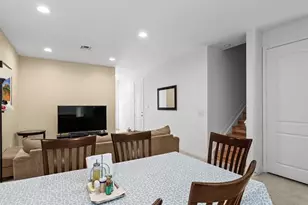 6989 Pines Cir, Coconut Creek, FL 33073 - Photo 8