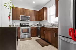 6989 Pines Cir, Coconut Creek, FL 33073 - Photo 10