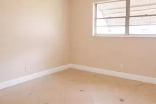 2077 E Bond Dr, West Palm Beach, FL 33415 - Photo 6