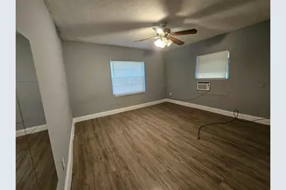 1600 NW 93rd St, Unit #-, Miami, FL 33147 - Photo 8