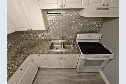 1600 NW 93rd St, Unit #-, Miami, FL 33147 - Photo 10