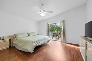 9838 Fairway Cove Ln, Plantation, FL 33324 - Photo 22