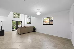 9838 Fairway Cove Ln, Plantation, FL 33324 - Photo 16