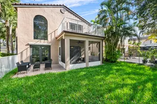 9838 Fairway Cove Ln, Plantation, FL 33324 - Photo 2