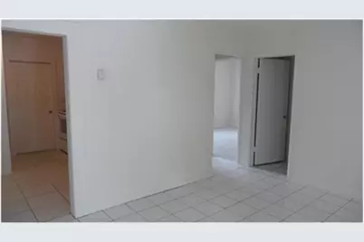 324 NW 42nd St, Oakland Park, FL 33309 - Photo 2