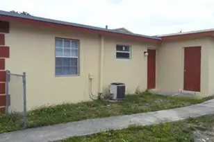 324 NW 42nd St, Oakland Park, FL 33309 - Photo 8