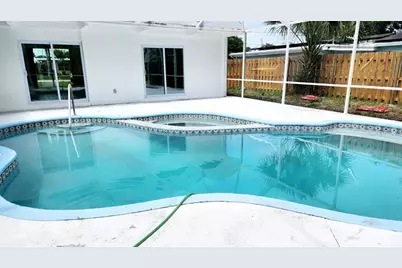 1715  York Ct, Fort Pierce, FL 34982 - Photo 2