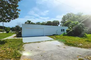 1715 York Ct, Fort Pierce, FL 34982 - Photo 10
