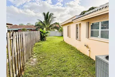 7450 SW 15th St, Plantation, FL 33317 - Photo 26