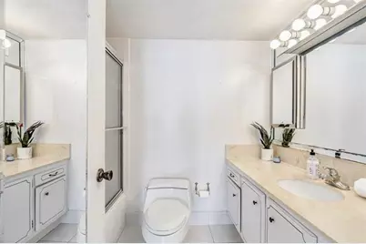 18031 Biscayne Boulevard #1104, Aventura, FL 33160 - Photo 14