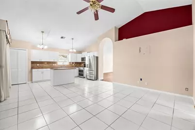 2010  Normandy Cir, West Palm Beach, FL 33409 - Photo 8