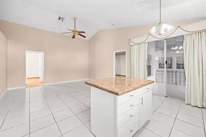 2010  Normandy Cir, West Palm Beach, FL 33409 - Photo 14