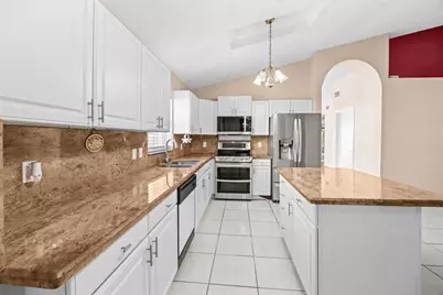 2010  Normandy Cir, West Palm Beach, FL 33409 - Photo 12