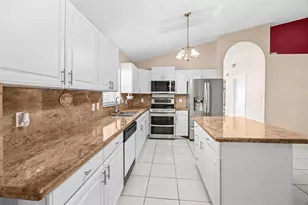 2010 Normandy Cir, West Palm Beach, FL 33409 - Photo 12