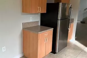 1008 NE 39th Ave, Homestead, FL 33033 - Photo 4