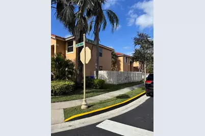 16149 NW 22nd St, Unit #16149, Pembroke Pines, FL 33028 - Photo 4