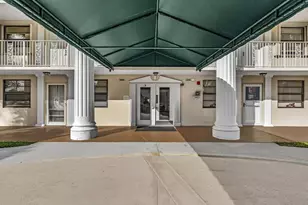 6049 Balboa Cir, Boca Raton, FL 33433 - Photo 4