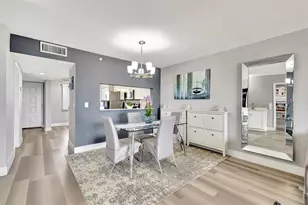 2200 S Cypress Bend Dr, Pompano Beach, FL 33069 - Photo 16