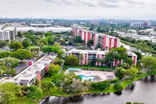 2200 S Cypress Bend Dr, Pompano Beach, FL 33069 - Photo 30