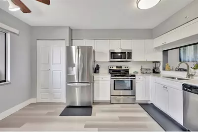 2200 S Cypress Bend Dr, Unit #702, Pompano Beach, FL 33069 - Photo 6