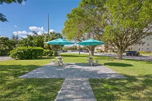 243 N Farnham K Unit, Deerfield Beach, FL 33442 - Photo 2