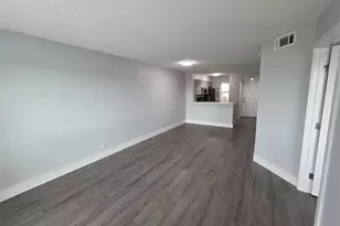 2108 S Cypress Bend Dr, Pompano Beach, FL 33069 - Photo 4