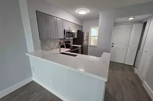 2108 S Cypress Bend Dr, Pompano Beach, FL 33069 - Photo 2