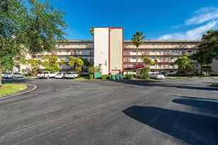 2108 S Cypress Bend Dr, Pompano Beach, FL 33069 - Photo 18