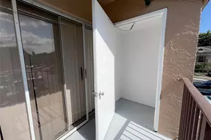 1881 NW 96th Terrace, Pembroke Pines, FL 33024 - Photo 26