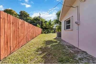7040 SW 16th St, Pembroke Park, FL 33023 - Photo 24