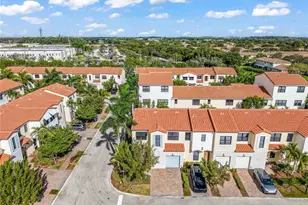 20927 NW 1st Ct, Pembroke Pines, FL 33029 - Photo 4