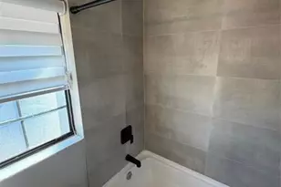 608 NE 29th Dr, Wilton Manors, FL 33334 - Photo 18