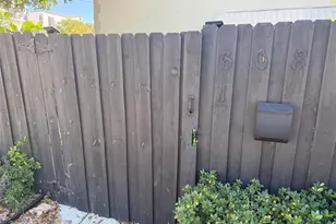 608 NE 29th Dr, Wilton Manors, FL 33334 - Photo 2