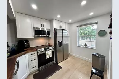 1050  Country Club Dr, Unit #303, Margate, FL 33063 - Photo 8