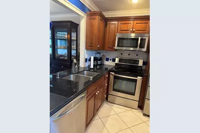 3531 NW 50th Ave, Unit #512, Lauderdale Lakes, FL 33319 - Photo 4