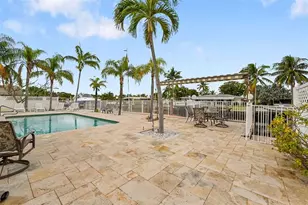 961 SE 10th Ct, Pompano Beach, FL 33060 - Photo 36