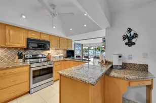 961 SE 10th Ct, Pompano Beach, FL 33060 - Photo 16