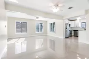 1004 SE 14th St, Deerfield Beach, FL 33441 - Photo 6