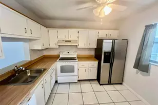 1810 N Lauderdale Ave, North Lauderdale, FL 33068 - Photo 4