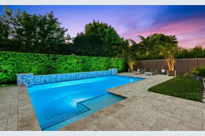 717 NE 22nd Dr, Wilton Manors, FL 33305 - Photo 1