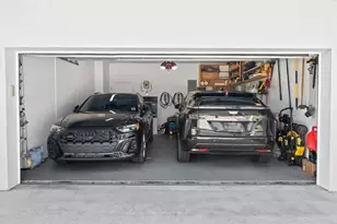 717 NE 22nd Dr, Wilton Manors, FL 33305 - Photo 28