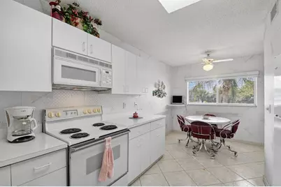 4735  Lucerne Lakes Blvd, Unit #306, Lake Worth, FL 33467 - Photo 8